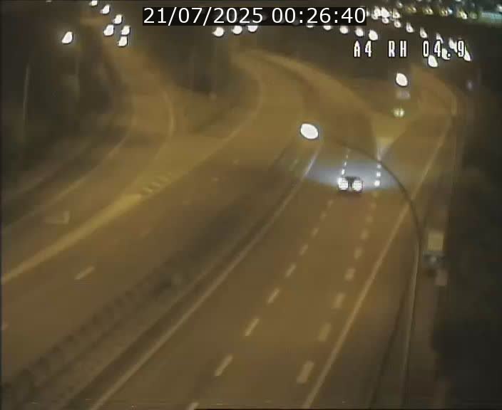 <h2>Traffic live webcam Luxembourg Leudelange - A4 - BK 4.9 - direction Luxembourg</h2>