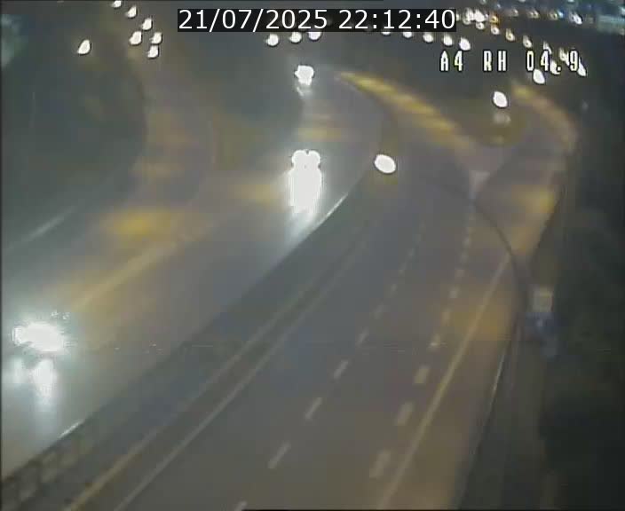 <h2>Traffic live webcam Luxembourg Leudelange - A4 - BK 4.9 - direction Luxembourg</h2>