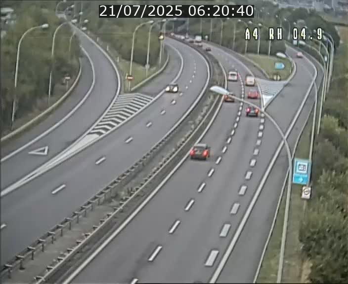 <h2>Traffic live webcam Luxembourg Leudelange - A4 - BK 4.9 - direction Luxembourg</h2>
