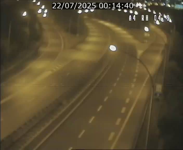 <h2>Traffic live webcam Luxembourg Leudelange - A4 - BK 4.9 - direction Luxembourg</h2>