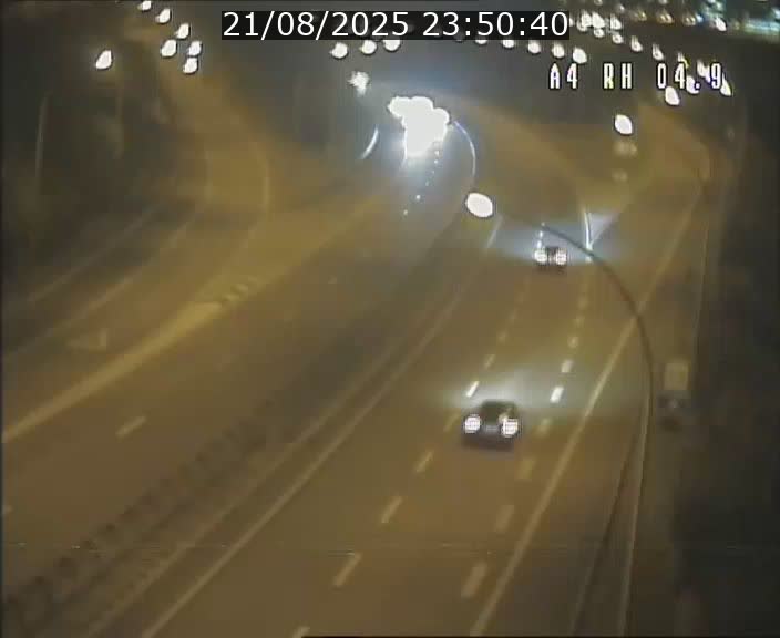 <h2>Traffic live webcam Luxembourg Leudelange - A4 - BK 4.9 - direction Luxembourg</h2>