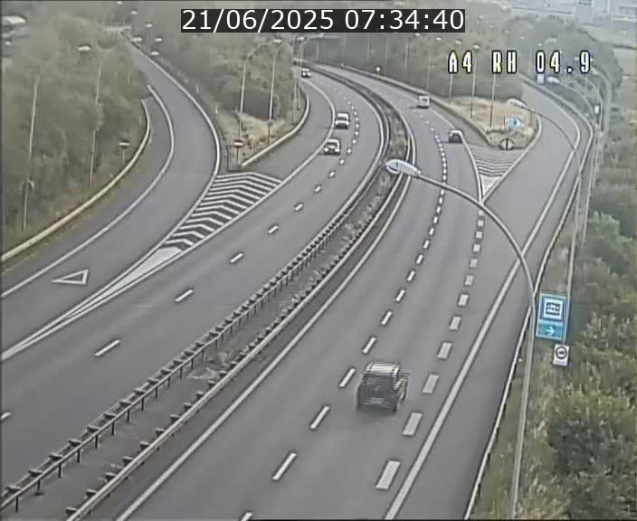 <h2>Traffic live webcam Luxembourg Leudelange - A4 - BK 4.9 - direction Luxembourg</h2>