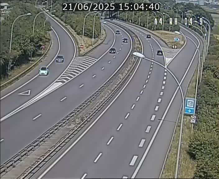 <h2>Traffic live webcam Luxembourg Leudelange - A4 - BK 4.9 - direction Luxembourg</h2>