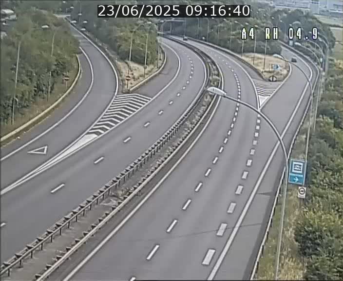 <h2>Traffic live webcam Luxembourg Leudelange - A4 - BK 4.9 - direction Luxembourg</h2>