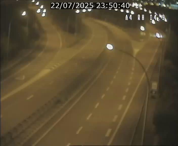 <h2>Traffic live webcam Luxembourg Leudelange - A4 - BK 4.9 - direction Luxembourg</h2>
