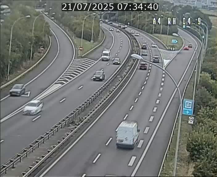 <h2>Traffic live webcam Luxembourg Leudelange - A4 - BK 4.9 - direction Luxembourg</h2>