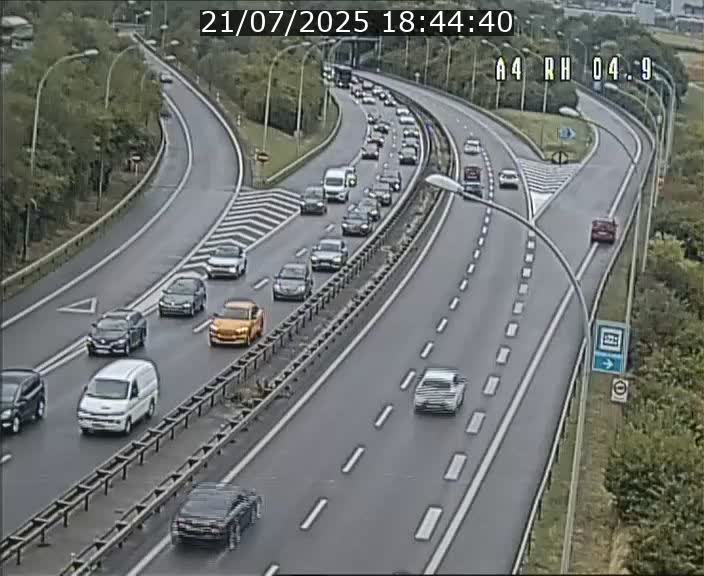 <h2>Traffic live webcam Luxembourg Leudelange - A4 - BK 4.9 - direction Luxembourg</h2>
