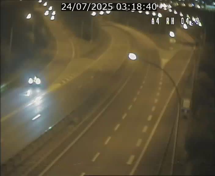<h2>Traffic live webcam Luxembourg Leudelange - A4 - BK 4.9 - direction Luxembourg</h2>