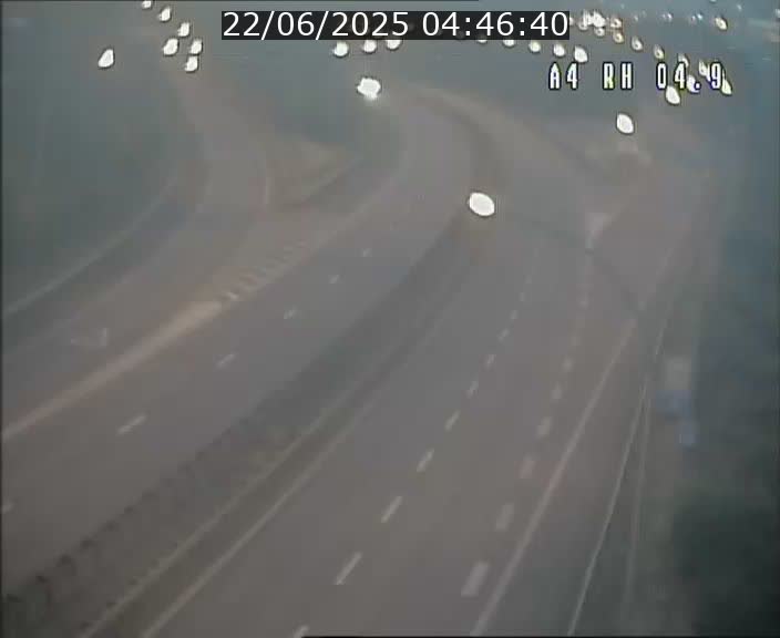 <h2>Traffic live webcam Luxembourg Leudelange - A4 - BK 4.9 - direction Luxembourg</h2>