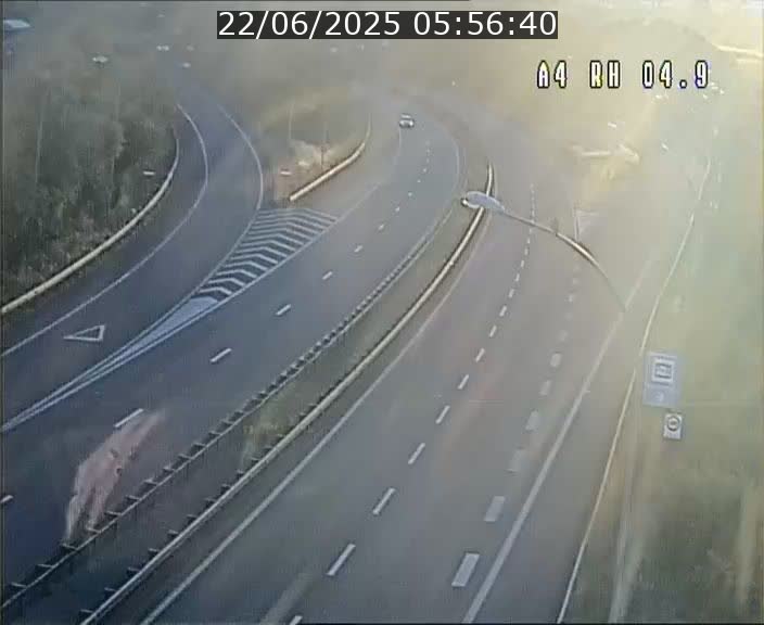 <h2>Traffic live webcam Luxembourg Leudelange - A4 - BK 4.9 - direction Luxembourg</h2>