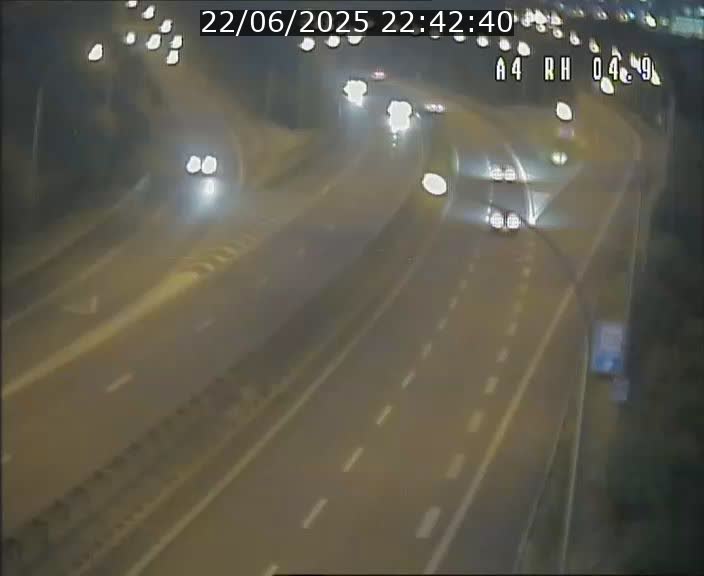 <h2>Traffic live webcam Luxembourg Leudelange - A4 - BK 4.9 - direction Luxembourg</h2>