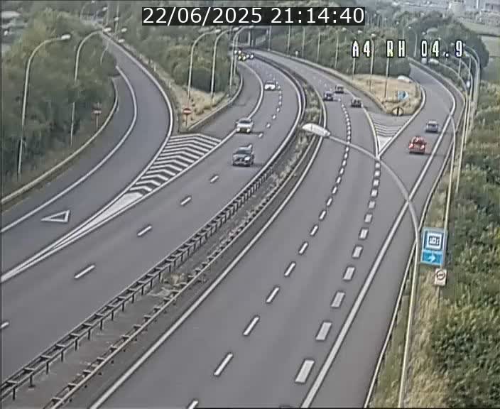 <h2>Traffic live webcam Luxembourg Leudelange - A4 - BK 4.9 - direction Luxembourg</h2>