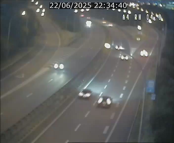 <h2>Traffic live webcam Luxembourg Leudelange - A4 - BK 4.9 - direction Luxembourg</h2>