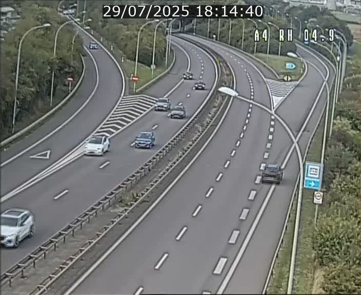 <h2>Traffic live webcam Luxembourg Leudelange - A4 - BK 4.9 - direction Luxembourg</h2>
