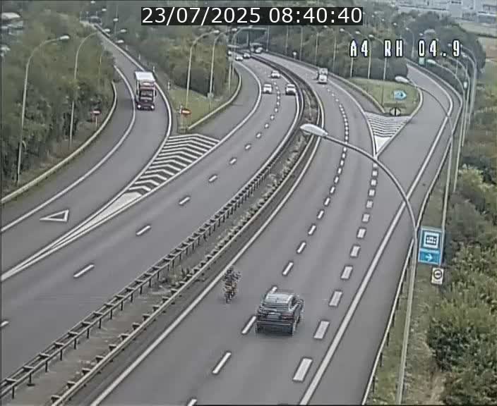 <h2>Traffic live webcam Luxembourg Leudelange - A4 - BK 4.9 - direction Luxembourg</h2>