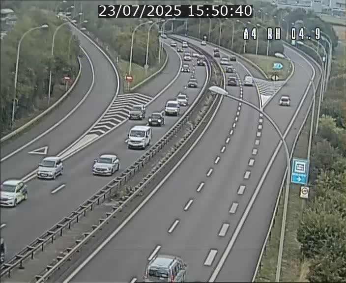 <h2>Traffic live webcam Luxembourg Leudelange - A4 - BK 4.9 - direction Luxembourg</h2>