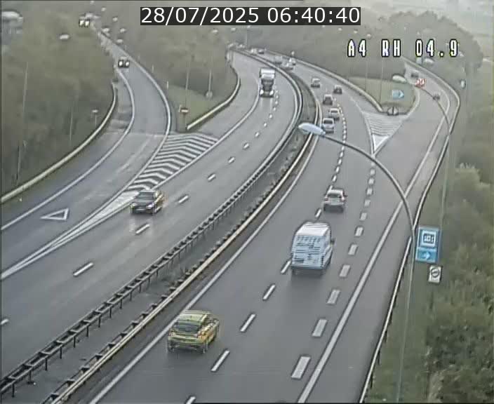 <h2>Traffic live webcam Luxembourg Leudelange - A4 - BK 4.9 - direction Luxembourg</h2>