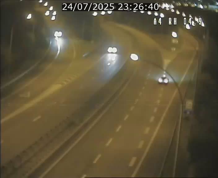 <h2>Traffic live webcam Luxembourg Leudelange - A4 - BK 4.9 - direction Luxembourg</h2>