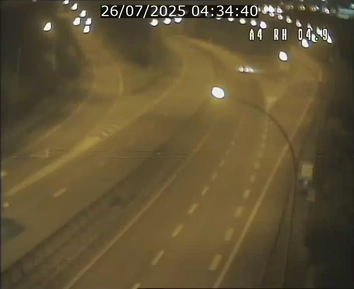 <h2>Traffic live webcam Luxembourg Leudelange - A4 - BK 4.9 - direction Luxembourg</h2>