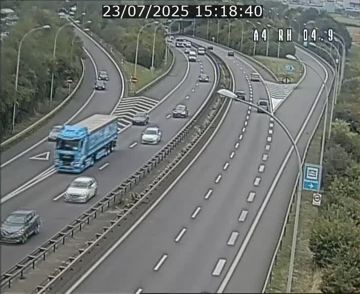 <h2>Traffic live webcam Luxembourg Leudelange - A4 - BK 4.9 - direction Luxembourg</h2>