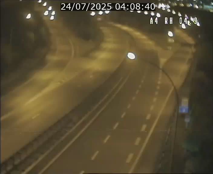 <h2>Traffic live webcam Luxembourg Leudelange - A4 - BK 4.9 - direction Luxembourg</h2>