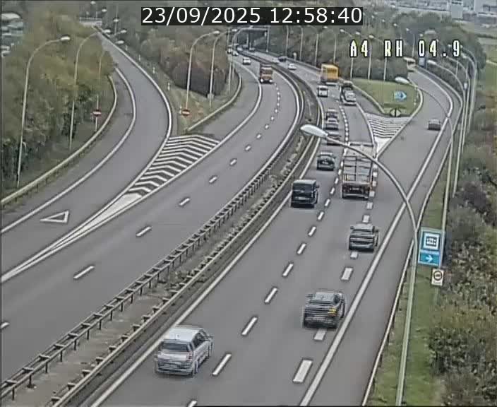 <h2>Traffic live webcam Luxembourg Leudelange - A4 - BK 4.9 - direction Luxembourg</h2>