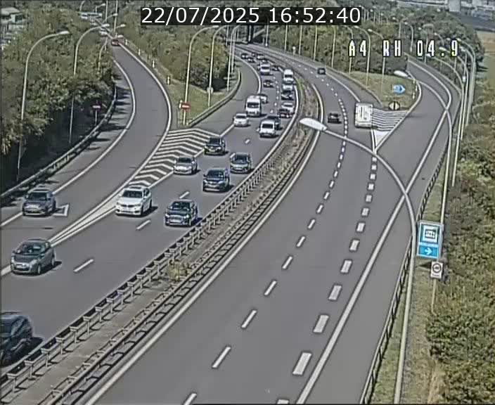 <h2>Traffic live webcam Luxembourg Leudelange - A4 - BK 4.9 - direction Luxembourg</h2>