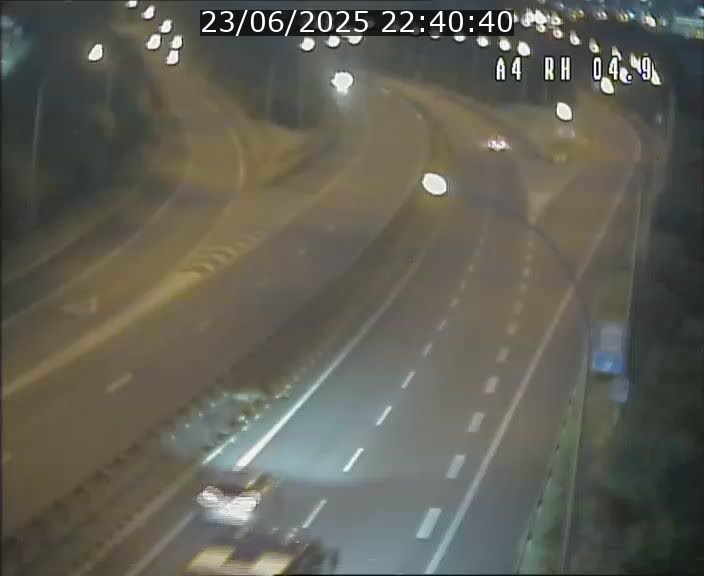 <h2>Traffic live webcam Luxembourg Leudelange - A4 - BK 4.9 - direction Luxembourg</h2>