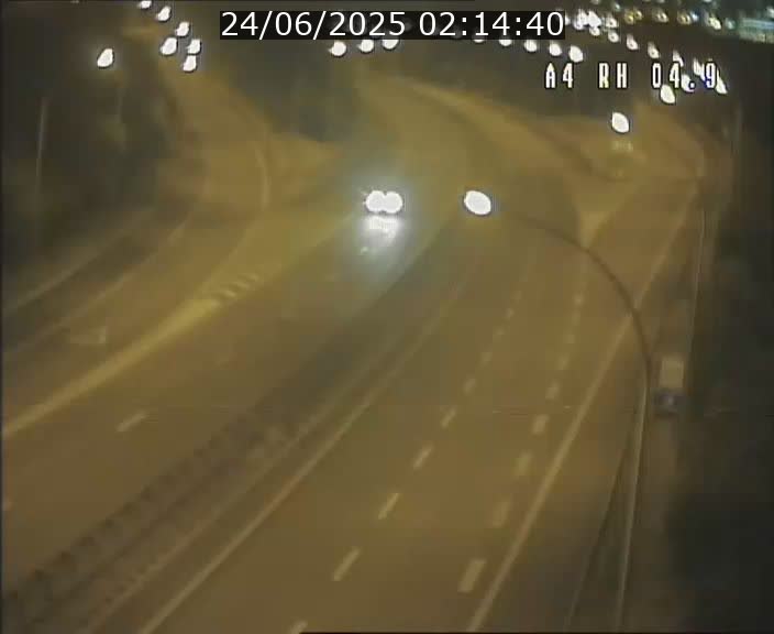 <h2>Traffic live webcam Luxembourg Leudelange - A4 - BK 4.9 - direction Luxembourg</h2>