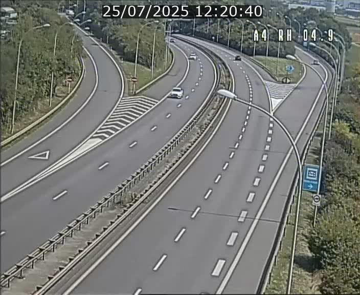 <h2>Traffic live webcam Luxembourg Leudelange - A4 - BK 4.9 - direction Luxembourg</h2>
