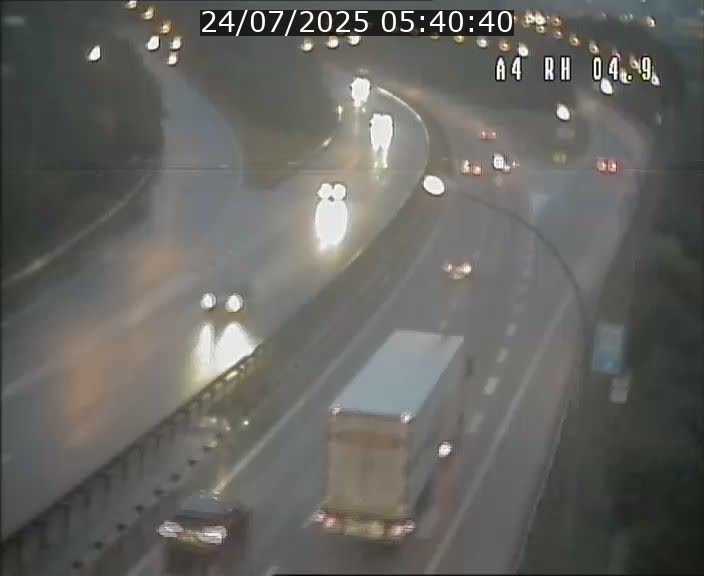 <h2>Traffic live webcam Luxembourg Leudelange - A4 - BK 4.9 - direction Luxembourg</h2>