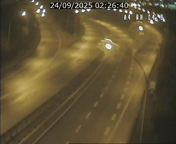 <h2>Traffic live webcam Luxembourg Leudelange - A4 - BK 4.9 - direction Luxembourg</h2>