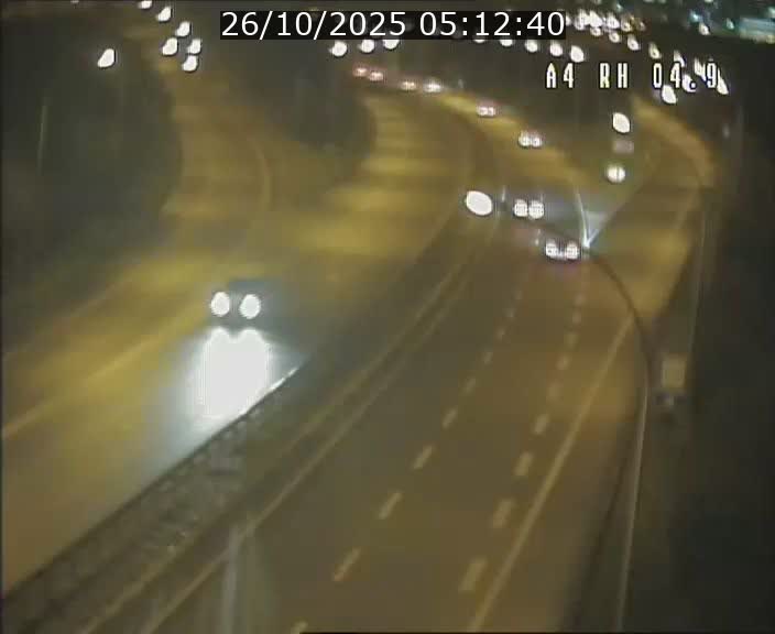 <h2>Traffic live webcam Luxembourg Leudelange - A4 - BK 4.9 - direction Luxembourg</h2>