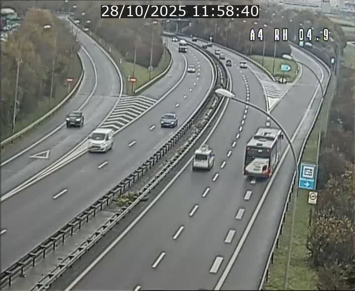 <h2>Traffic live webcam Luxembourg Leudelange - A4 - BK 4.9 - direction Luxembourg</h2>