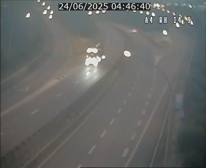 <h2>Traffic live webcam Luxembourg Leudelange - A4 - BK 4.9 - direction Luxembourg</h2>