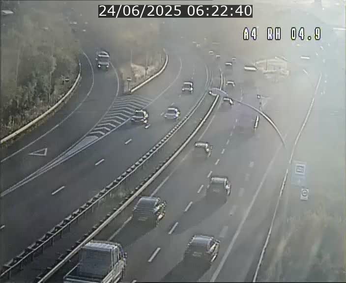 <h2>Traffic live webcam Luxembourg Leudelange - A4 - BK 4.9 - direction Luxembourg</h2>