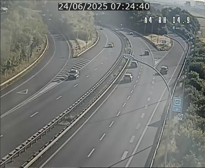 <h2>Traffic live webcam Luxembourg Leudelange - A4 - BK 4.9 - direction Luxembourg</h2>