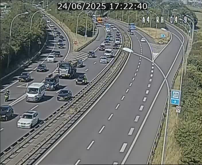 <h2>Traffic live webcam Luxembourg Leudelange - A4 - BK 4.9 - direction Luxembourg</h2>