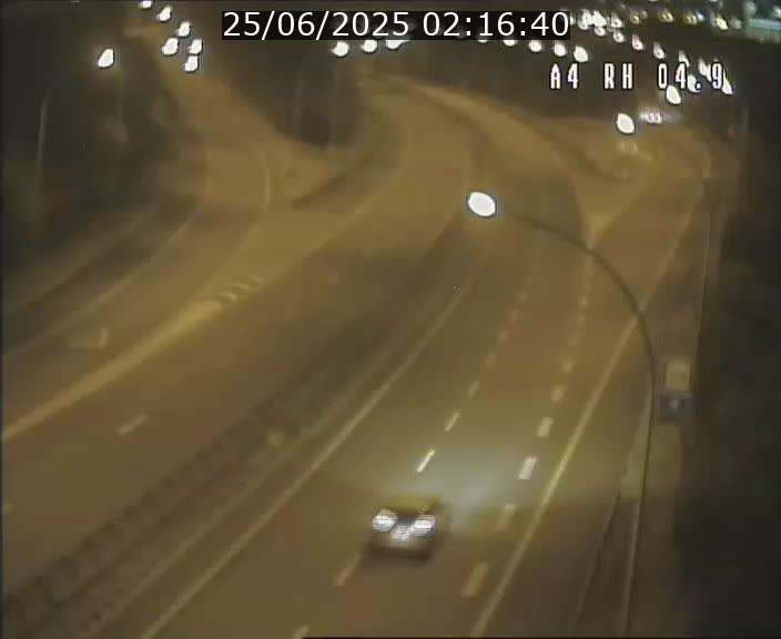 <h2>Traffic live webcam Luxembourg Leudelange - A4 - BK 4.9 - direction Luxembourg</h2>