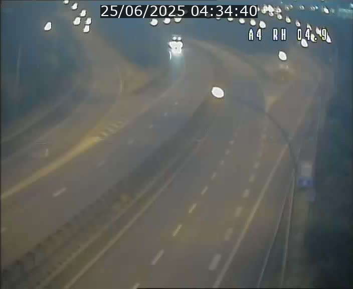 <h2>Traffic live webcam Luxembourg Leudelange - A4 - BK 4.9 - direction Luxembourg</h2>