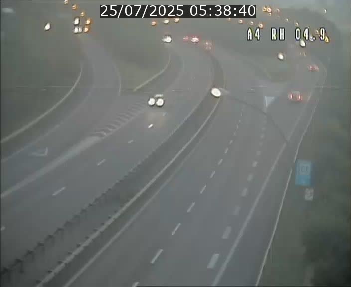 <h2>Traffic live webcam Luxembourg Leudelange - A4 - BK 4.9 - direction Luxembourg</h2>