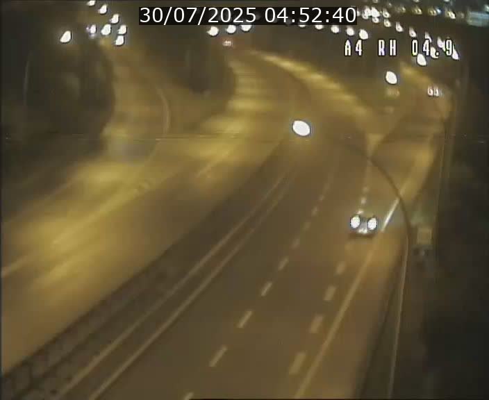 <h2>Traffic live webcam Luxembourg Leudelange - A4 - BK 4.9 - direction Luxembourg</h2>