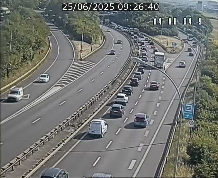 <h2>Traffic live webcam Luxembourg Leudelange - A4 - BK 4.9 - direction Luxembourg</h2>