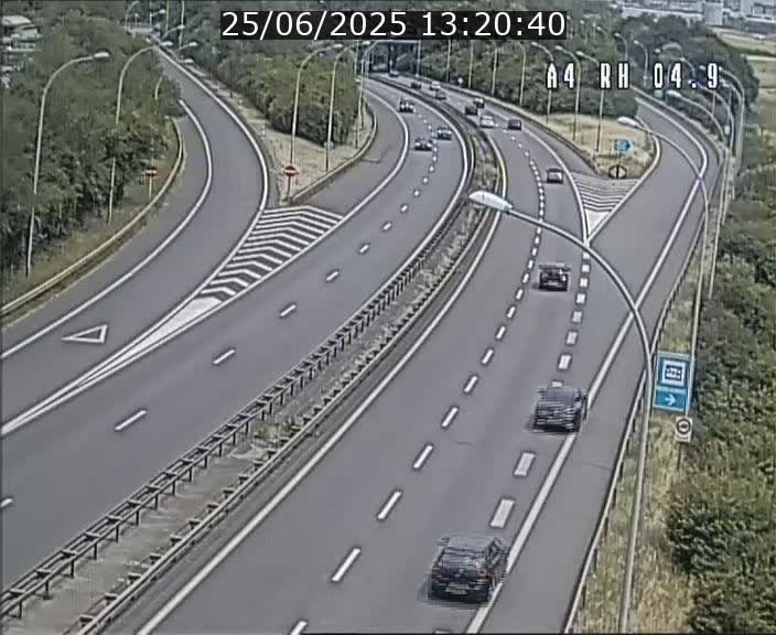 <h2>Traffic live webcam Luxembourg Leudelange - A4 - BK 4.9 - direction Luxembourg</h2>