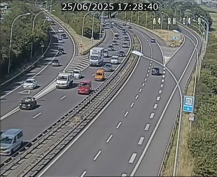 <h2>Traffic live webcam Luxembourg Leudelange - A4 - BK 4.9 - direction Luxembourg</h2>