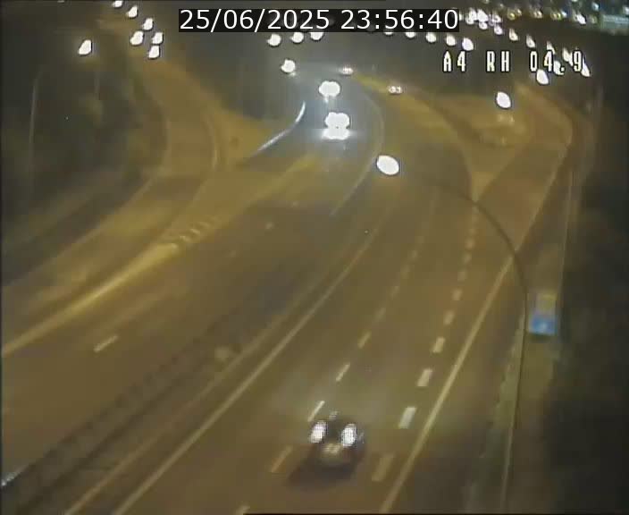 <h2>Traffic live webcam Luxembourg Leudelange - A4 - BK 4.9 - direction Luxembourg</h2>