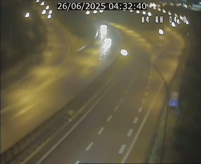 <h2>Traffic live webcam Luxembourg Leudelange - A4 - BK 4.9 - direction Luxembourg</h2>