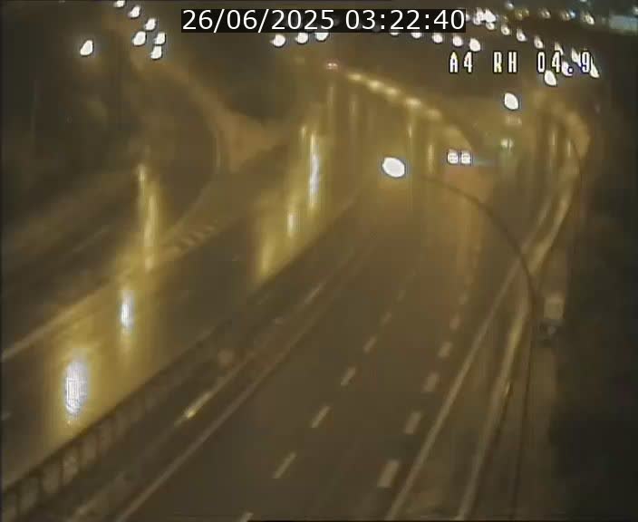 <h2>Traffic live webcam Luxembourg Leudelange - A4 - BK 4.9 - direction Luxembourg</h2>