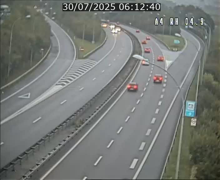 <h2>Traffic live webcam Luxembourg Leudelange - A4 - BK 4.9 - direction Luxembourg</h2>
