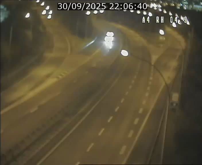 <h2>Traffic live webcam Luxembourg Leudelange - A4 - BK 4.9 - direction Luxembourg</h2>